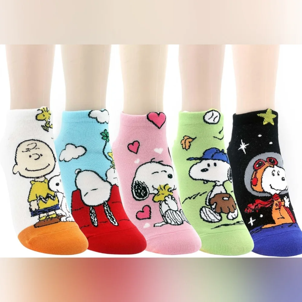 🥜Snoopy Character Socks Bundle of 4! - Picture 2 of 8